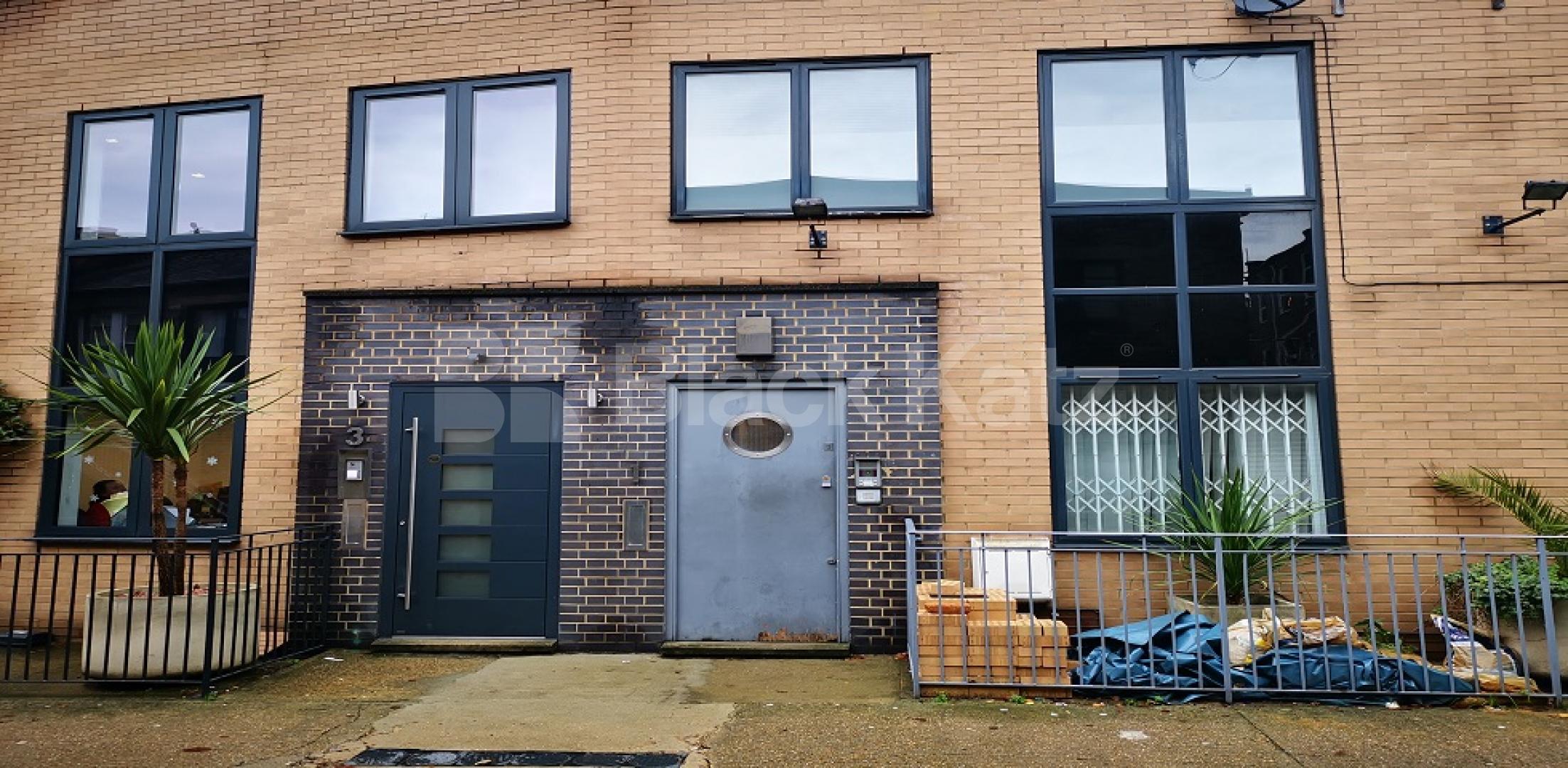 			UNDER OFFER , 1 Bedroom, 1 bath, 1 reception Ground Floor Flat			 Risborough Street, Southwark/Borough